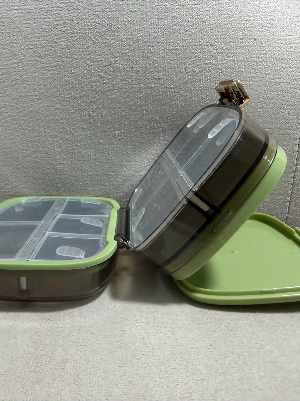 Green Stackable Food Storage Container with Secure Clip - Picture 16 of 16